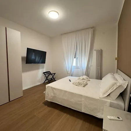 Tuliphouse San Felice アパートホテル ボローニャ